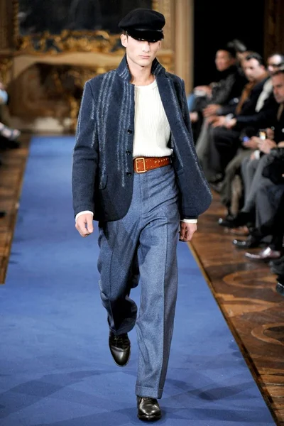 Look 15